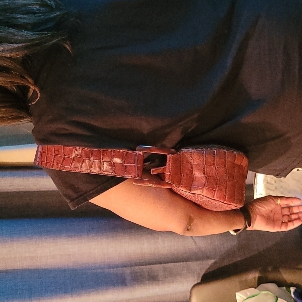 ADRIENNE Vittadini Bag - Picture 14 of 14